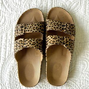 Womens Freedom Moses Slides